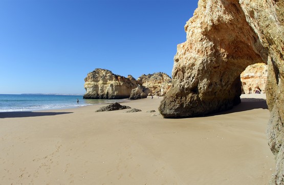 Walk from Praia dos Três Irmãos