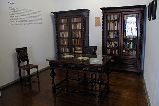 Casa Manuel Teixeira Gomes